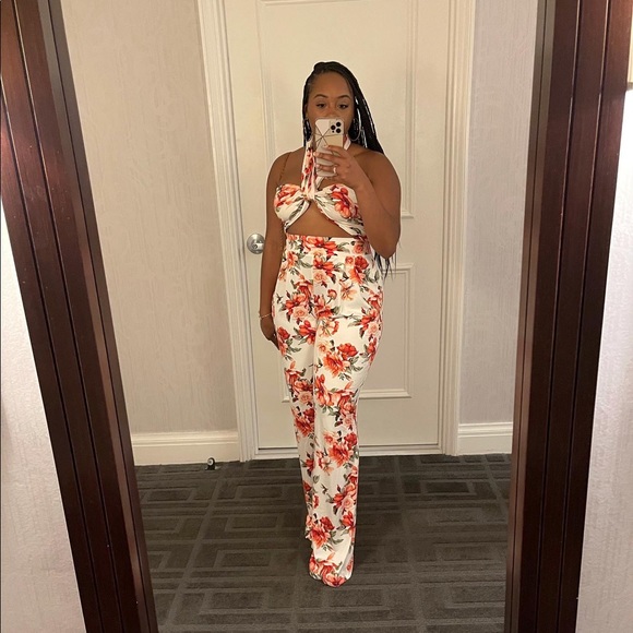 Hi Poshers! Welcome to my closet! - Picture 3 of 3